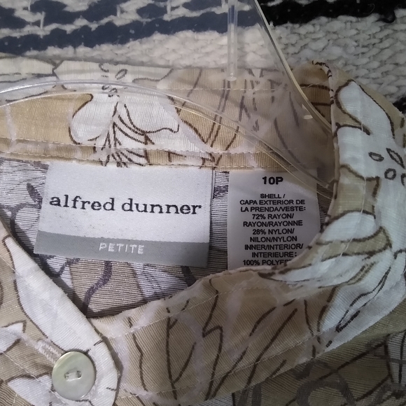 Alfred Dunner Blouse Size 10P Beige - Picture 6 of 8